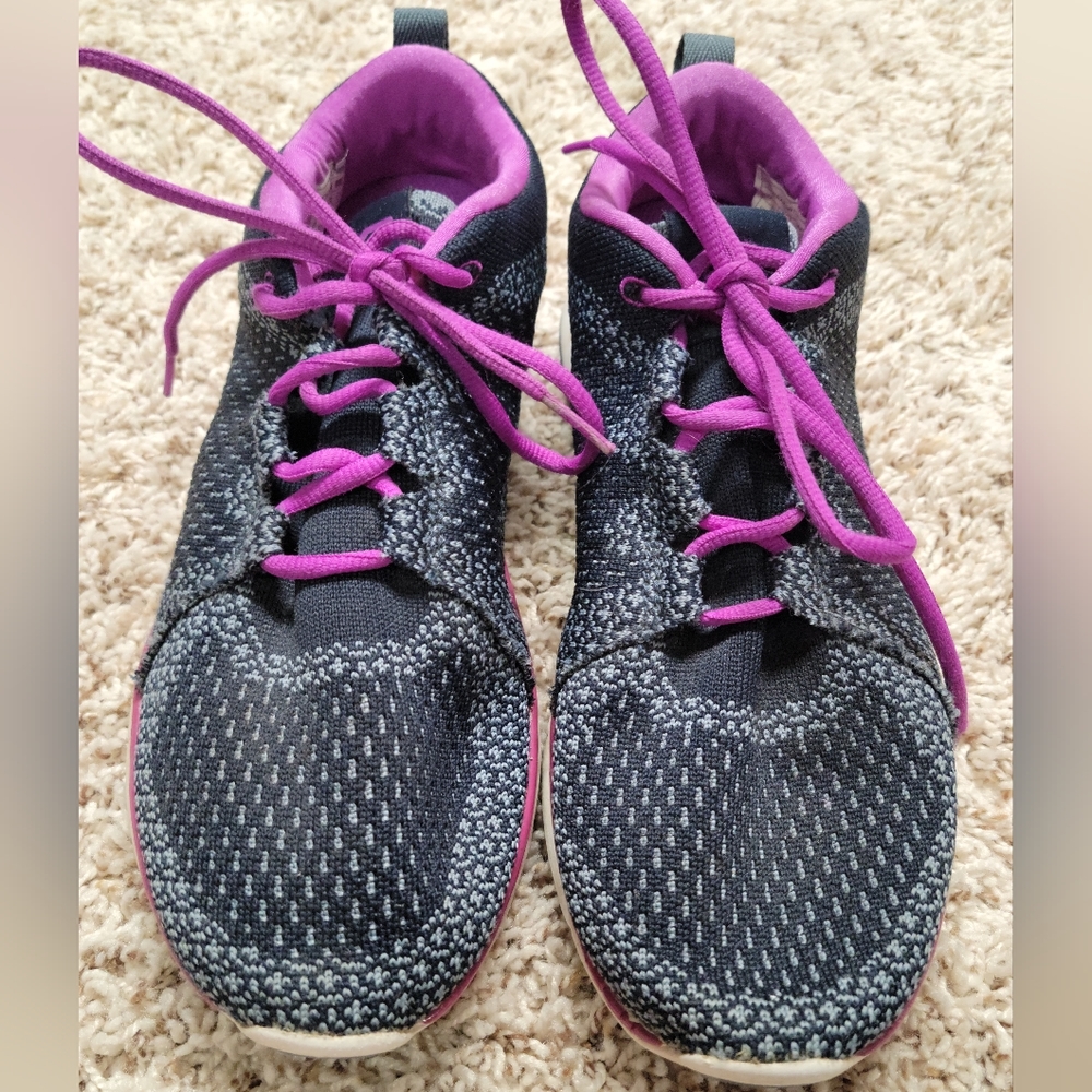 Vionic tennis shoes